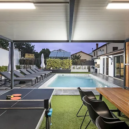 4 Sz Mit Bad En Pool Und Sommerkueche By Interhome * Medulin