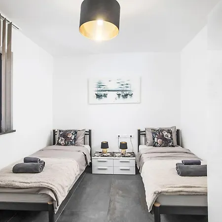 4 Sz Mit Bad En Pool Und Sommerkueche By Interhome Dom wakacyjny *