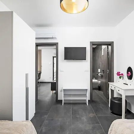 Tatil Evi 4 Sz Mit Bad En Pool Und Sommerkueche By Interhome Medulin