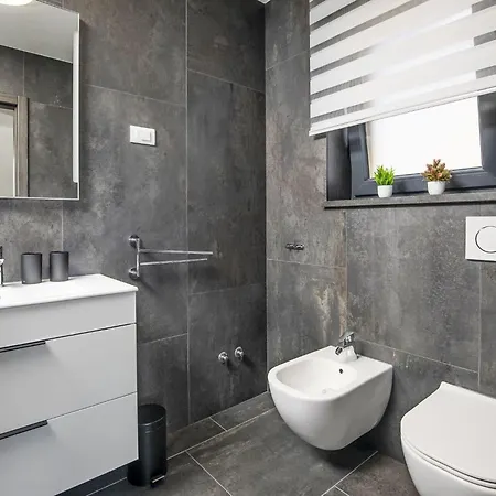 4 Sz Mit Bad En Pool Und Sommerkueche By Interhome Casa vacanze