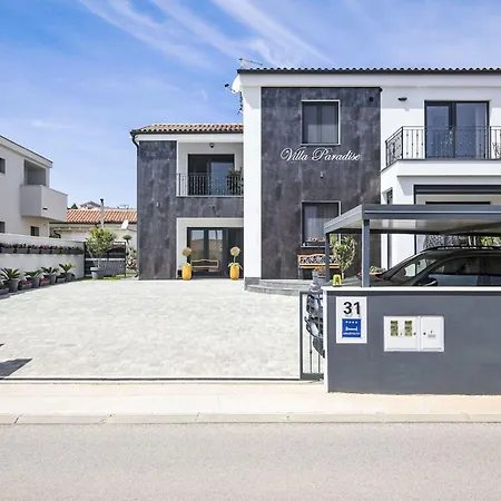 Tatil Evi 4 Sz Mit Bad En Pool Und Sommerkueche By Interhome *