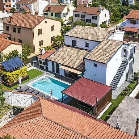 4 Sz Mit Bad En Pool Und Sommerkueche By Interhome * Medulin