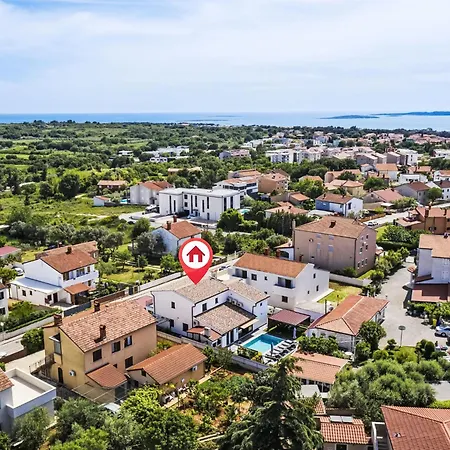 4 Sz Mit Bad En Pool Und Sommerkueche By Interhome Tatil Evi *